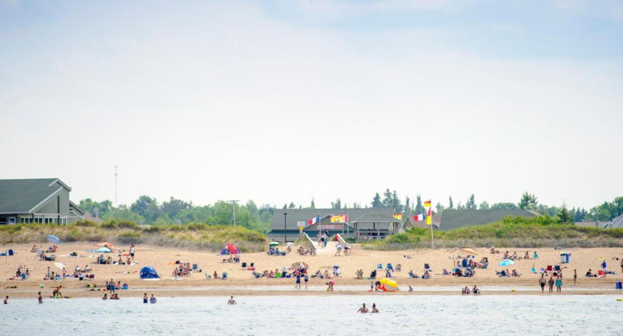 Shores Inn & Hotel Shediac Eksteriør billede