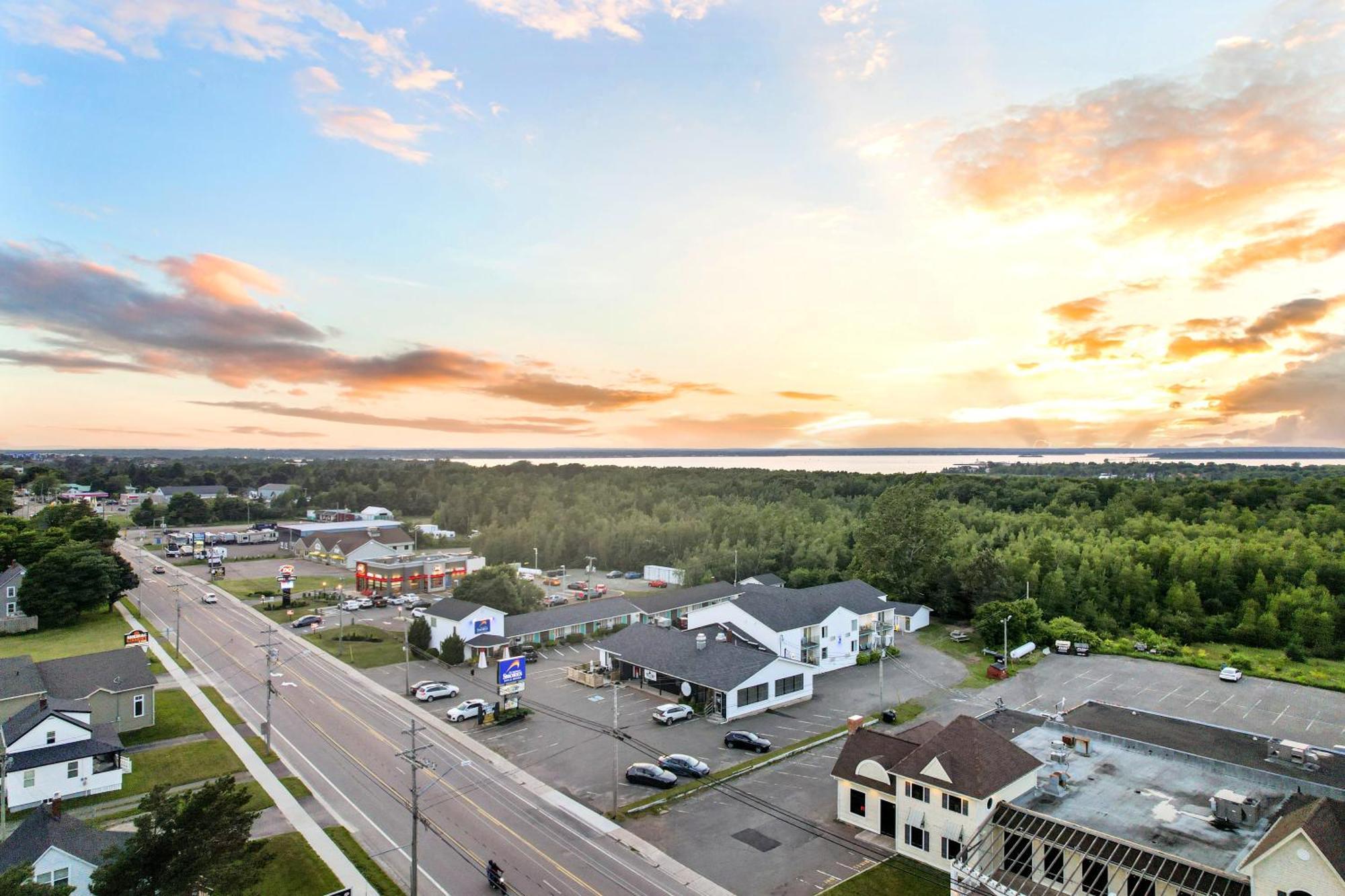 Shores Inn & Hotel Shediac Eksteriør billede